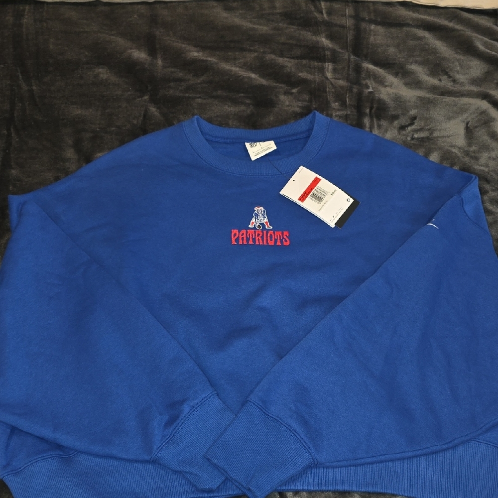 NFL Patriots Blue Cropped Crewneck Sweatshirt